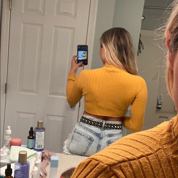 Forever 21 yellow mustard cropped sweater - Picture 3 of 4